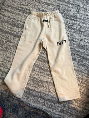 Essentials Cream Kids Sweatpants with 1977 Graphic